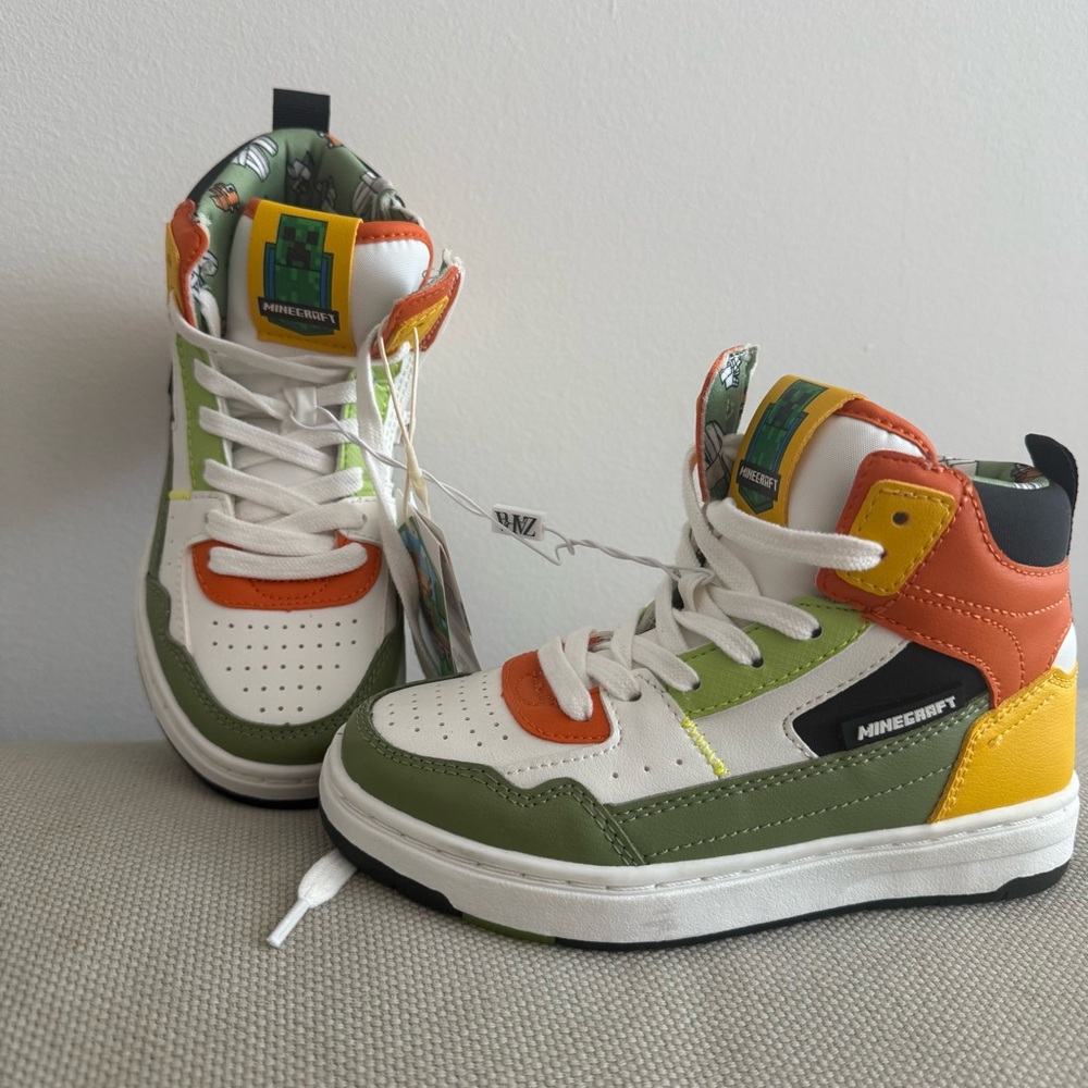 Minecraft High-Top Sneakers Zara